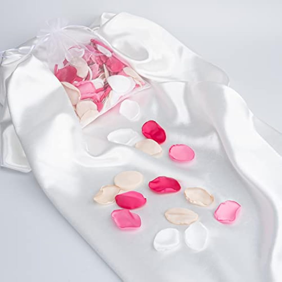 SUSNUAN 200Pcs Silk Rose Petals Artificial Flower Petals for Wedding Decor, Flower Girl Scatter Petals for Aisle Table Centerpieces Reception Proposal Party Romantic Night Decoration（Blush Pink）