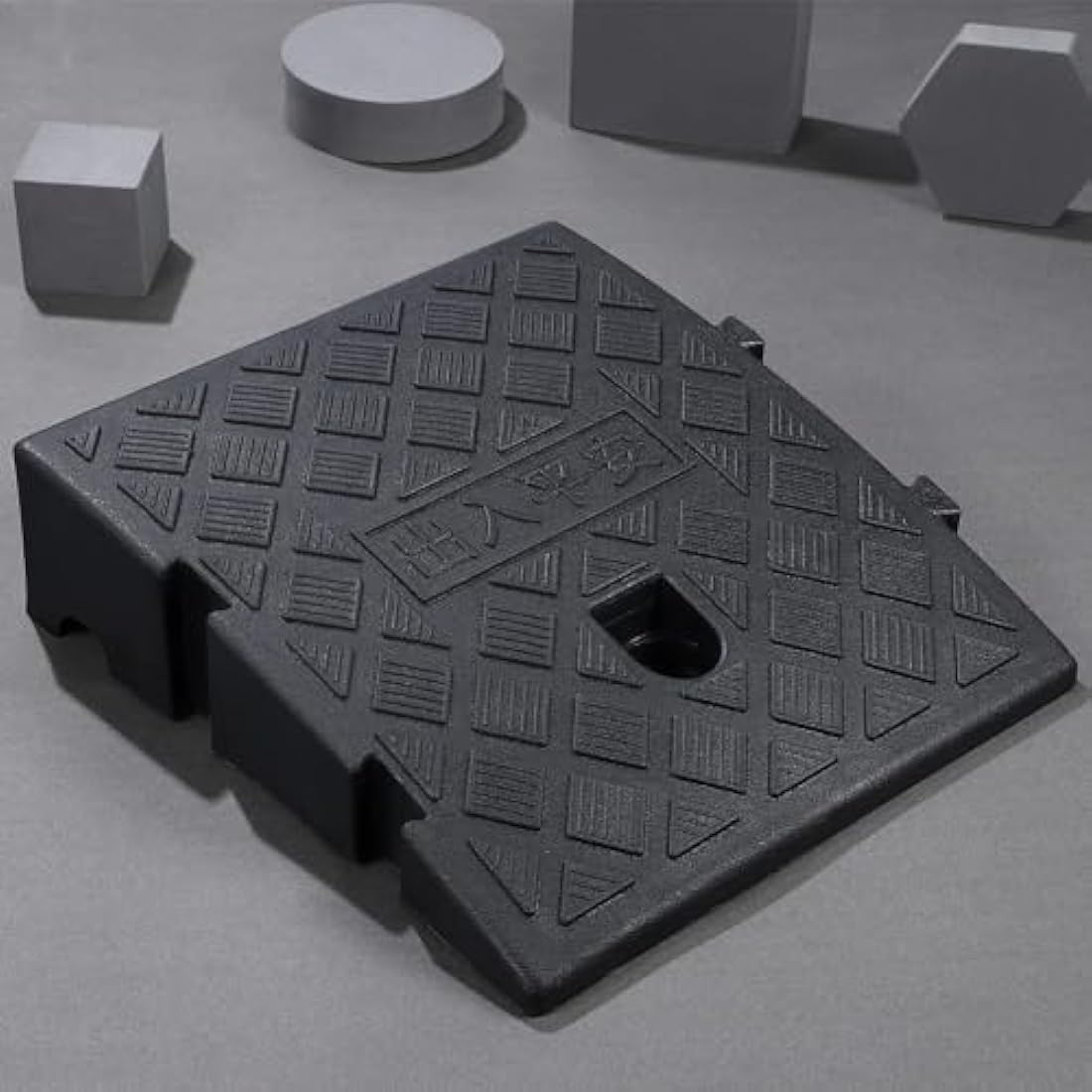 Street Solutions Kerb Ramps, 2 Pack Lightweight Portable Mobility Threshold Ramps for Wheelchairs, Cars Vehicles, Caravan, Scooter Wheels, Skateboard, Motorcycle, Disabled Chair & Dog (25 * 27 * 7cm)