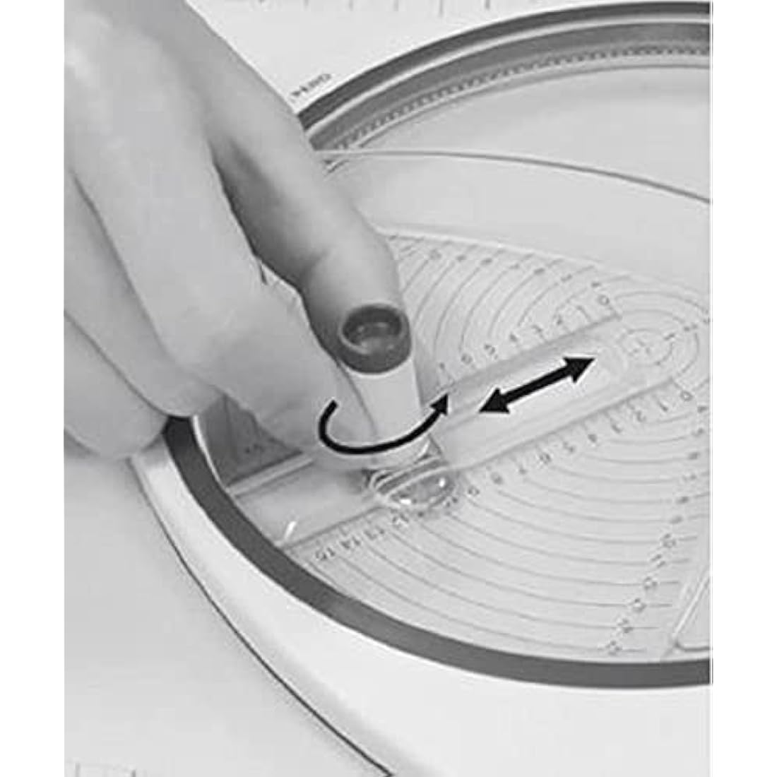 Rayher Circle Cutter for Crafting with 3 Replacement Blades, Paper Trimmer for Circles with a Diameter of 2.6–15 cm