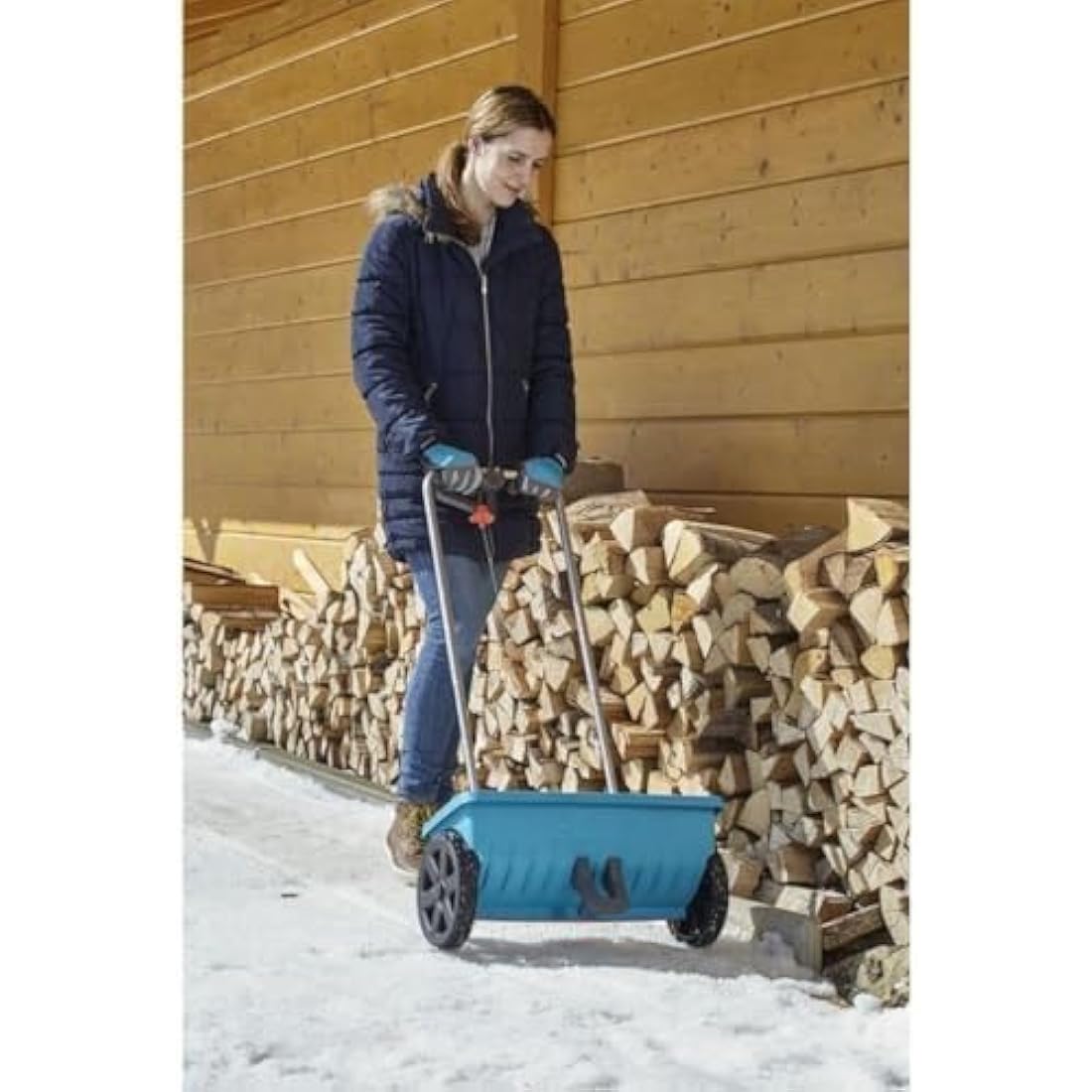 Gardena Spreader L: Universal Spreader for Delivering Fertiliser, Seeds and Salt, 45 cm Spreading Width, for About 400 m sq of Lawn Area, 12.5 Litre Capacity, with a Locking Slide (432-20)