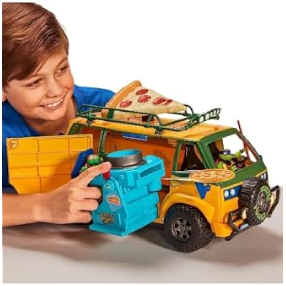 Teenage Mutant Ninja Turtles: Mutant Mayhem Pizza Fire Delivery Van. Ideal present for boys 4 to 7 years and TMNT fans!