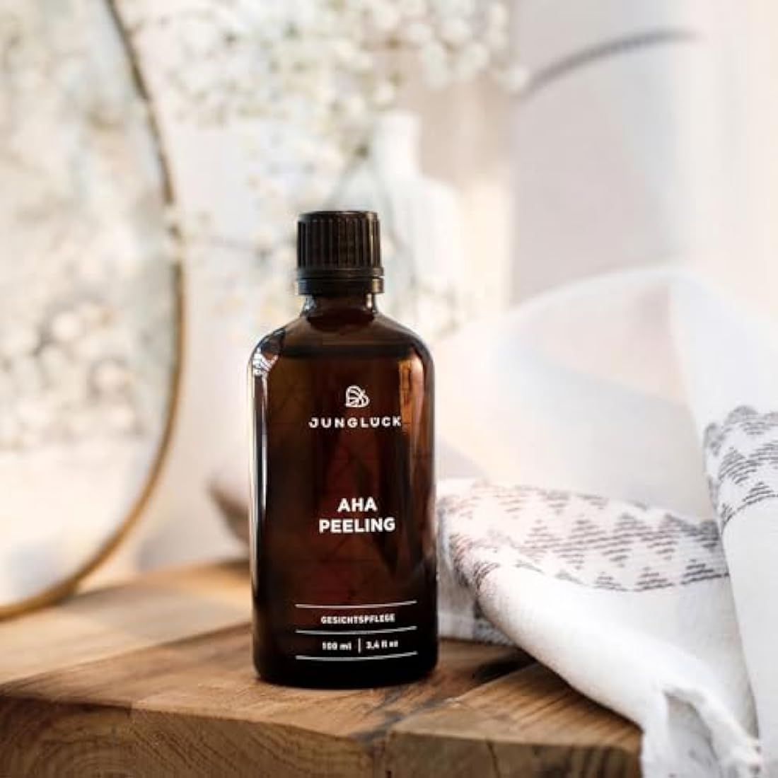 JUNGLÜCK AHA Peeling | Gently exfoliates & moisturises | Removes dry skin cells