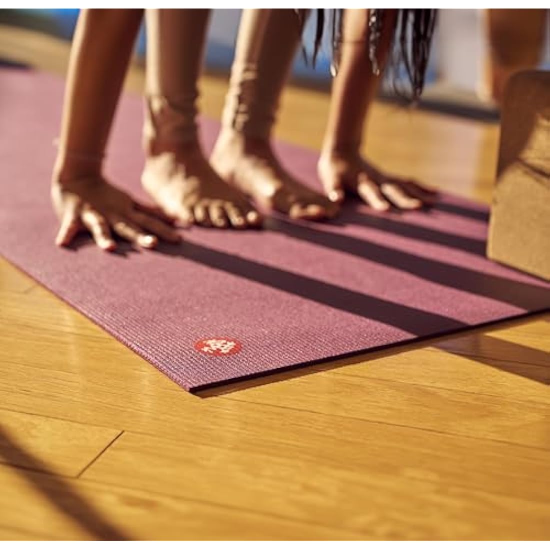 Manduka PRO Yoga Mat – Premium 6mm Thick Mat, High Performance Grip, Ultra Dense Cushioning for Support and Stability in Yoga, Pilates, Gym and Any General Fitness