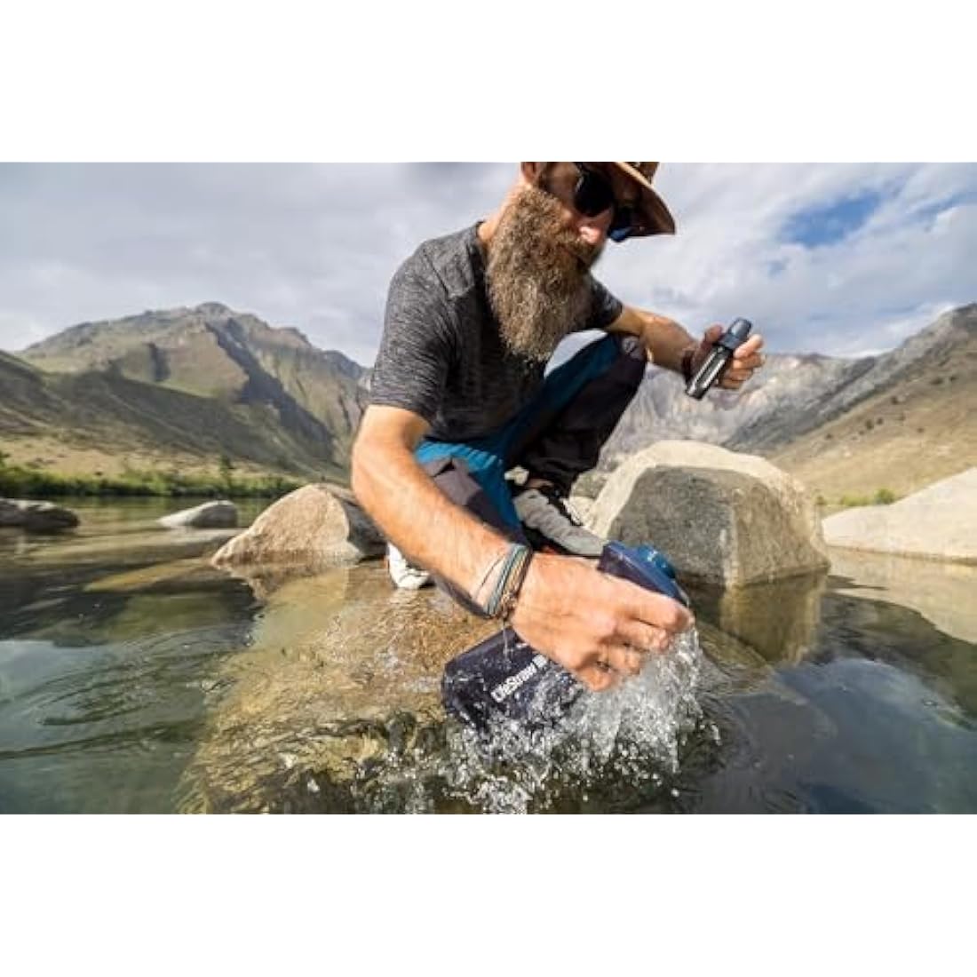 LifeStraw Peak Series - Collapsible Squeeze Bottle Water Filter System – 1L for Trail Running, Through Hiking, Travel, Cycling, and Fishing, Dark Mountain Gray