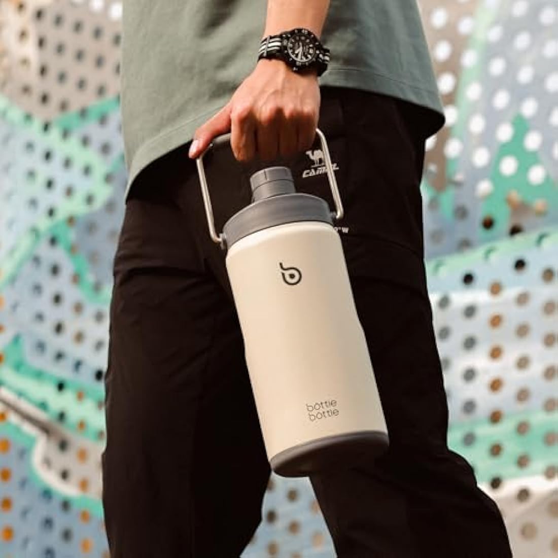 Bottle Bottle Insulated Water Bottle 2L with Straw and Dual-use Lid Half Gallon Water Jug Vacuum Stainless Steel for Workout and Sports Insulated Beer Growler with Handle(Gray)