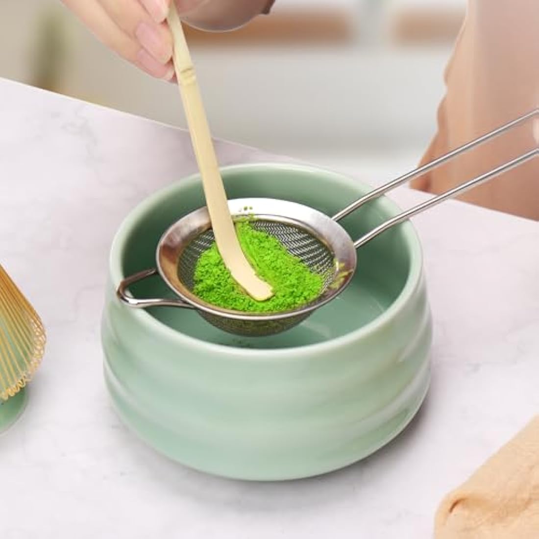 Geebuzz Matcha Whisk Set - Matcha Bowl and Bamboo Matcha Whisk, Scoop, Spoon, Sifter, Whisk Holder, 6pcs Perfect Matcha Starter Kit for Matcha Tea Ceremony (Green)