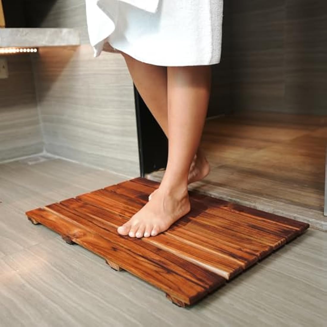 VaeFae Teak Shower Mat, Non-Slip Bath Mat, Luxury Spa Mat, Wooden Mat for Bathtub, 66 x 43.2 cm