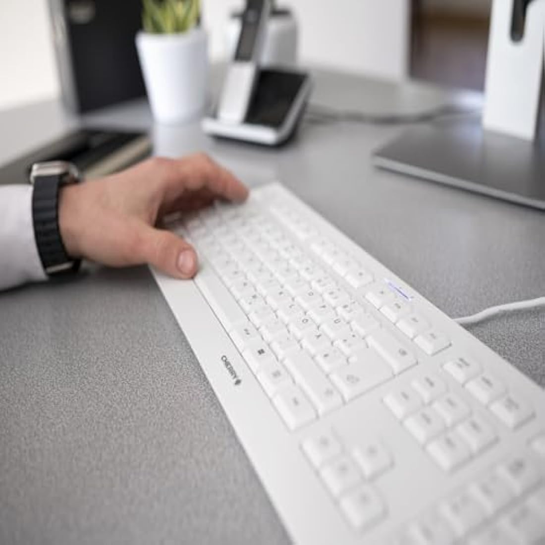 CHERRY KC 1000, Wired Keyboard, EU Layout (QWERTY), Plug & Play via USB Port, Flat Design, Whisper-Quiet Keystrokes, White-Grey