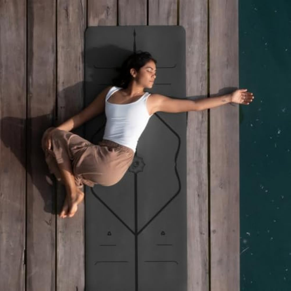Liforme Original Yoga Mat – Free Yoga Bag Included - Patented Alignment System, Warrior-like Grip, Non-slip, Eco-friendly and Biodegradable, sweat-resistant, long, wide, 4.2mm thick mat for comfort
