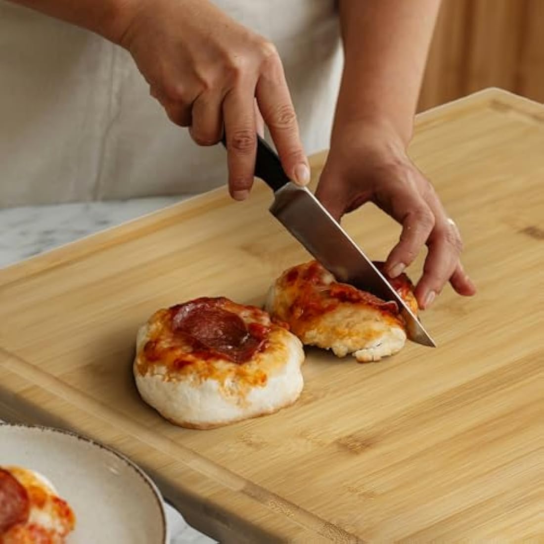 Utoplike Extra Large Chopping Board(50.7 x 50.7 x 2.5 cm), XL Bamboo Wooden Cutting Boards for Kitchen, Big Butcher Block Board with Handle and Juice Grooves