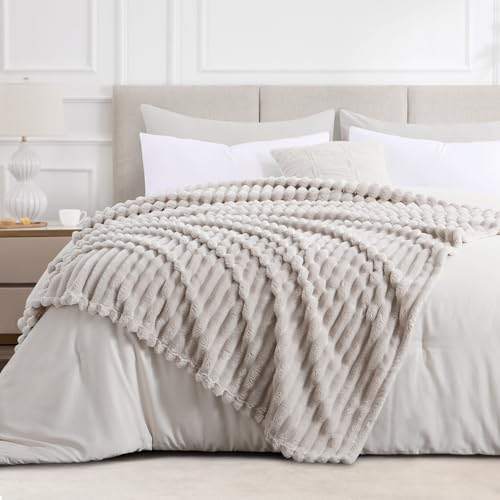 RUIKASI Fleece Throw Blanket for Sofa - Queen Size Fluffy Beige Throws for Sofas Extra Large, Soft Warm Blanket Throw for Couch, Luxury Decorative
