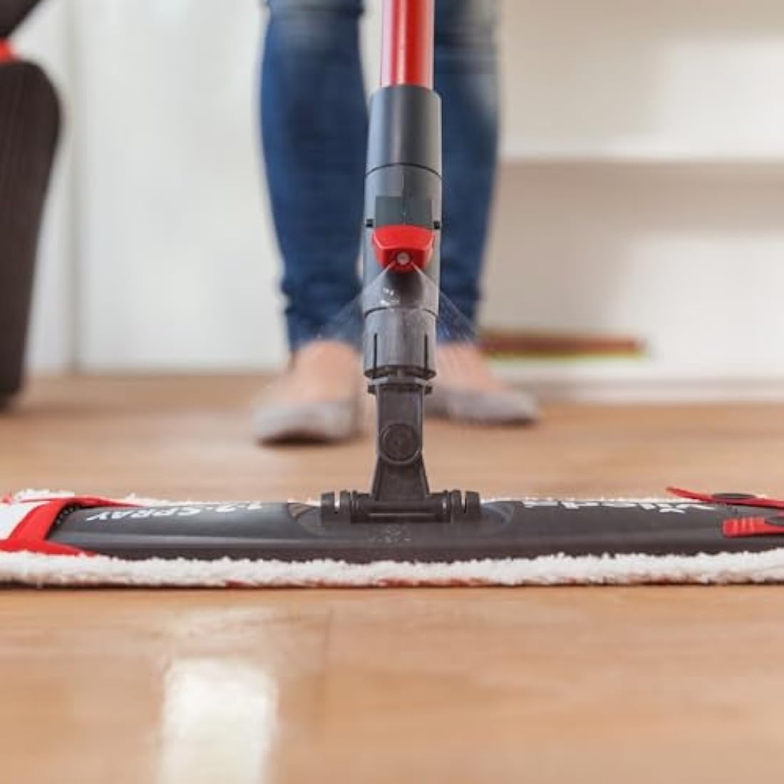 Vileda 1-2 Spray Mop, Microfibre Flat Floor Spray Mop with Extra Head Replacement, Set of 1x Mop and 1x Refill