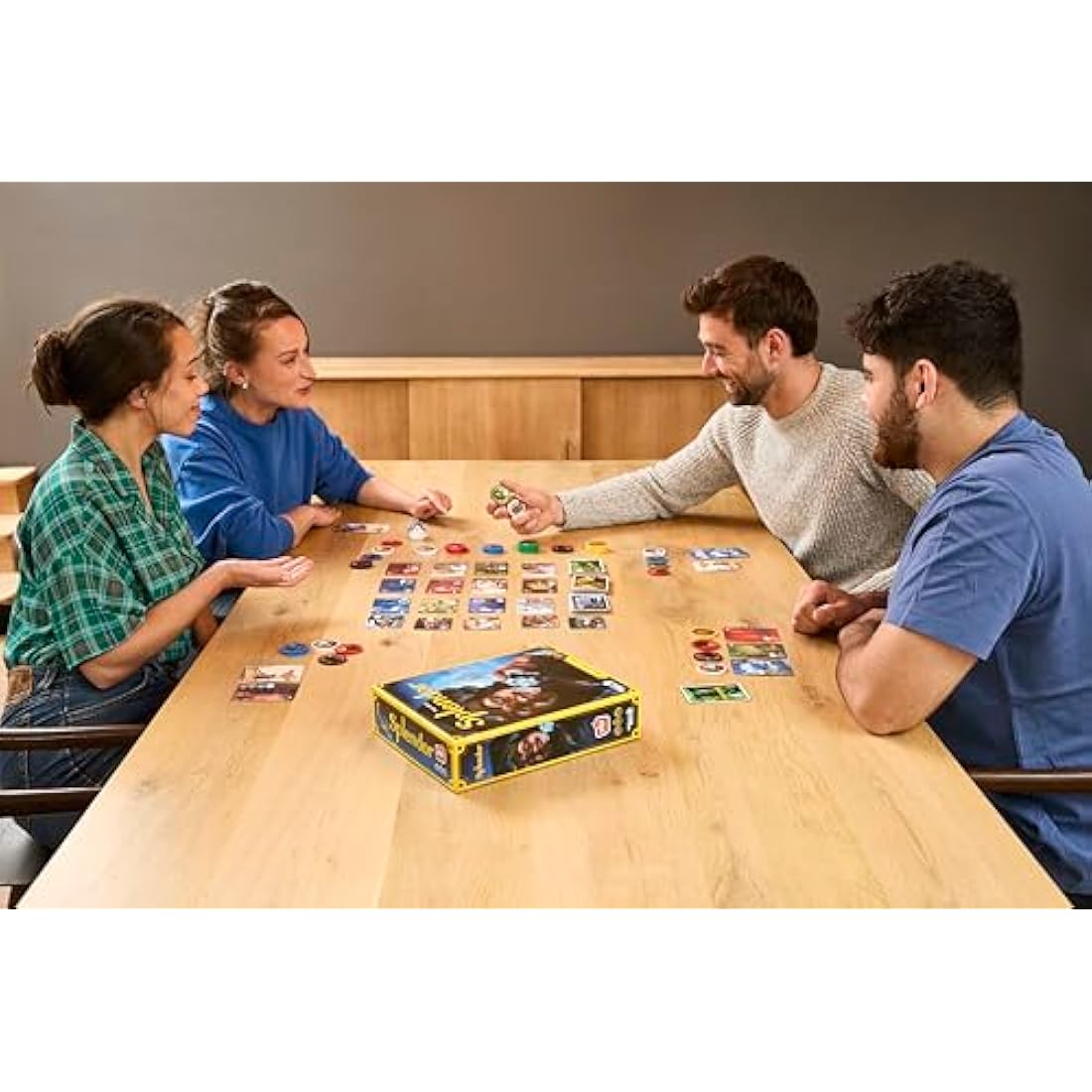 Space Cowboys Asmodee | Splendor | Family Card Game | Ages 10+ | 2 to 4 Players | 30 Minutes Playing Time