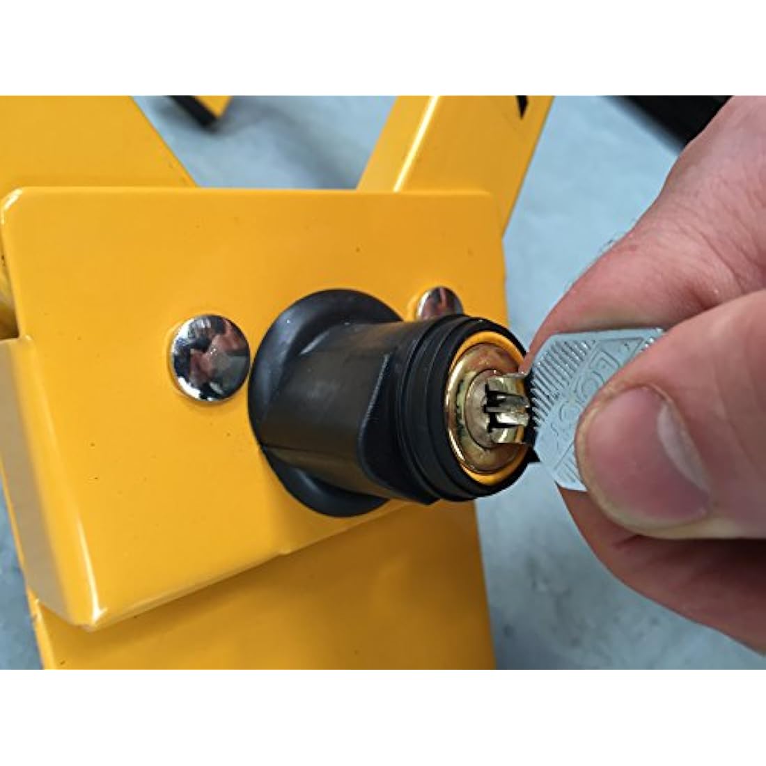 XtremeAuto© Car/Van/Motorhome/Caravan Heavy Duty, Anti-Theft, Wheel CLAMP Security Lock for 13" to 15" Wheels XA-08