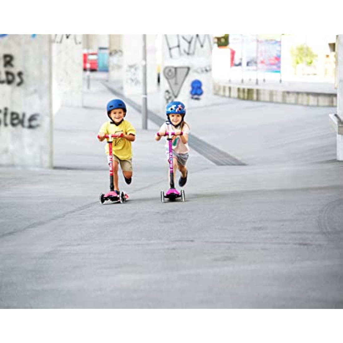 Micro Scooters | Maxi Micro Deluxe Foldable Children's Scooter | Big Wheels | Handlebar Adjustable | 5-12 Years | Boys & Girls