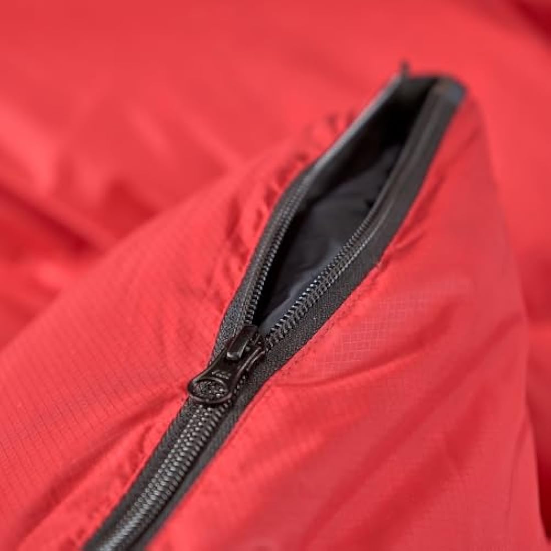 LOWLAND OUTDOOR Ranger Lite Down Sleeping Bag, Red, 210 x 80 cm