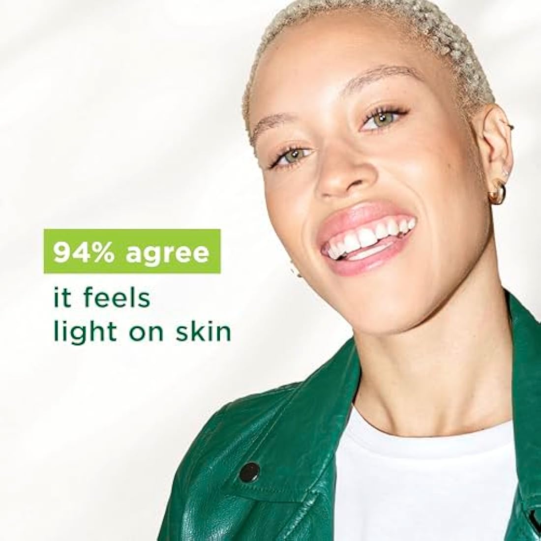 Simple Kind to Skin Hydrating Light Moisturiser Skin Care Product with Pro-Vitamins B5 and E for 12-Hour Moisturisation 125 ml
