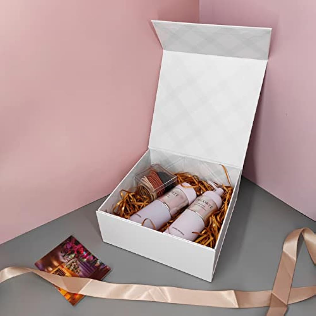 Tekhoho White Gift Box 22x22x10cm, Premium Present Box with Magnetic Lid and Ribbon for Holidays Wedding Birthday Gift Packaging, Plaid Lining