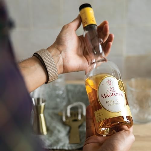 Père Magloire AOC Fine VS Calvados - 70cl, 40 Percent ABV - Premium Calvados Apple Brandy Normandy - Fresh and Fruity - Brandy Gifts for Men or Women