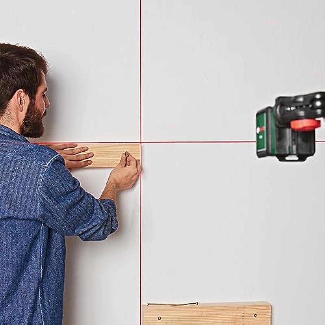 Bosch Cross line Laser Quigo with Universal clamp MM 2 (Easy and Precise Alignment with Flexible Positioning of The Tool Thanks to The Universal clamp, in E-Commerce Cardboard Box)