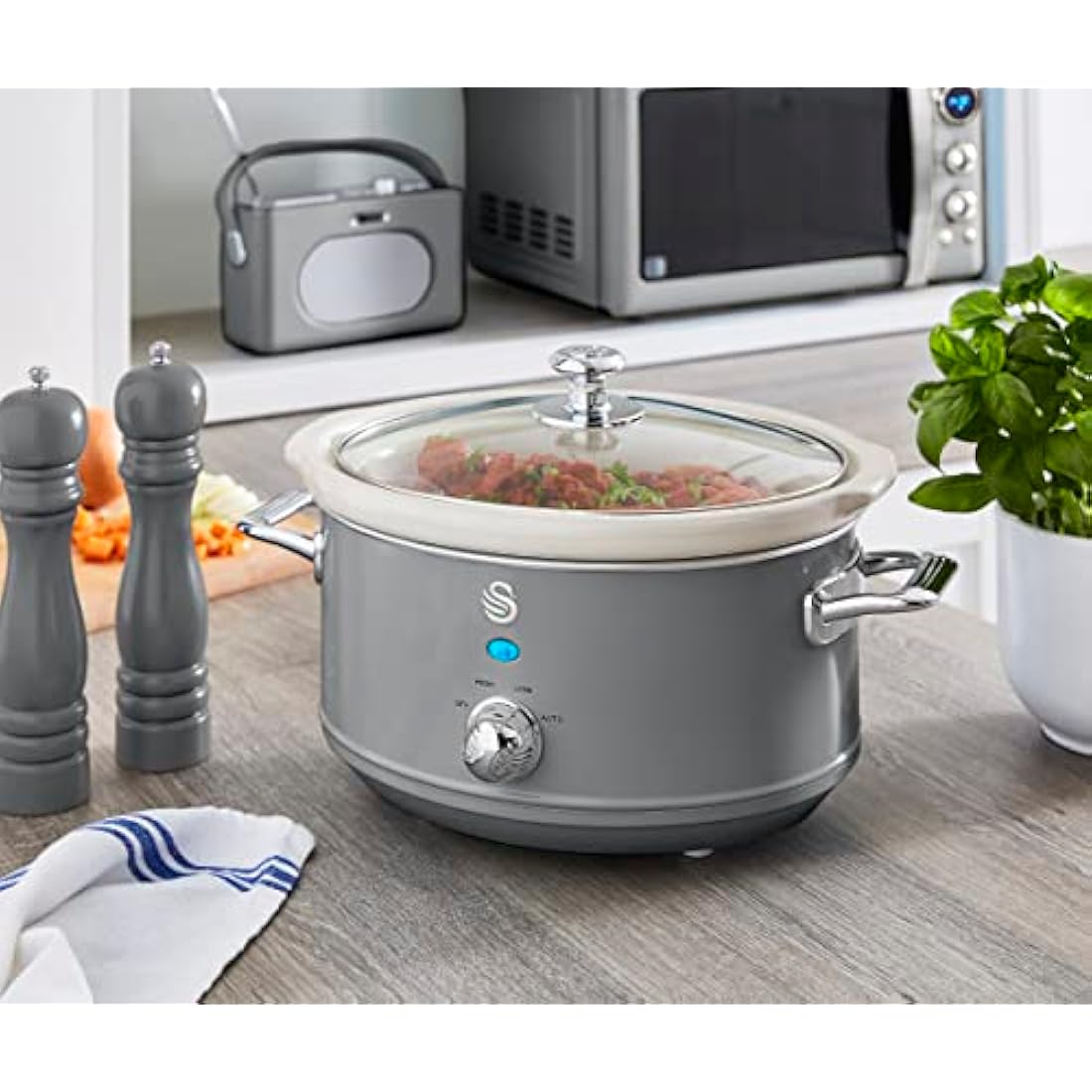 Swan SF17021GRN Retro Slow Cooker with 3 Temperature Settings, Keep Warm Function, 3.5L, 200W, Retro Grey