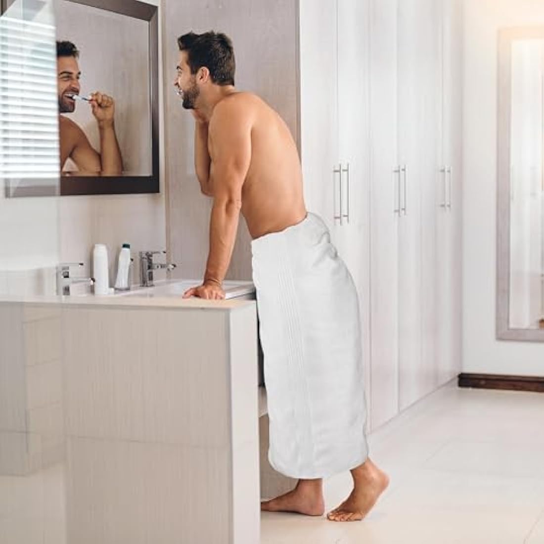 Utopia Towels - Luxurious Jumbo Bath Sheet 2 Pack - 100% Cotton Highly Absorbent and Quick Dry Extra Large Bath Towel - Super Soft Hotel Quality Towel (90 x 180 cm, White)