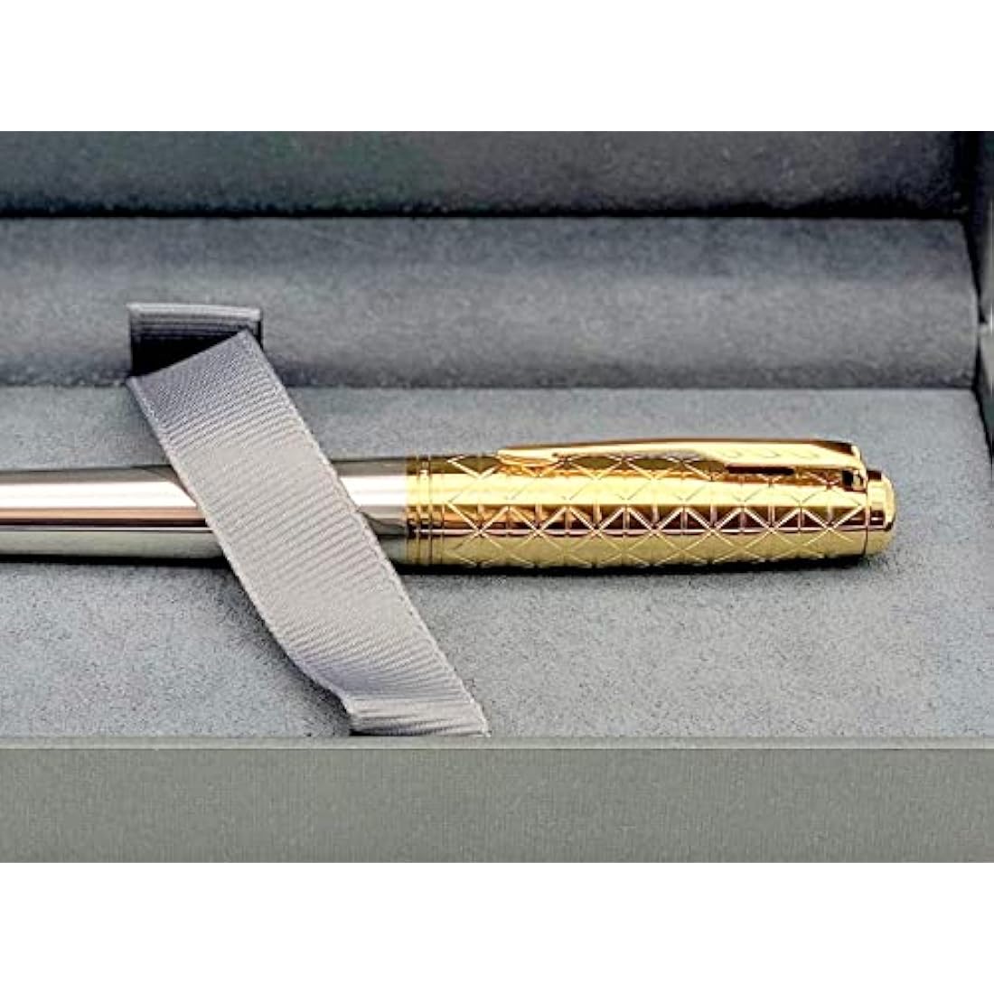 Parker Urban Premium Metal Fountain Pen | Aureate Gold Powder with Intricate Engraved Pattern | Gold Trims | Medium Nib | Black Ink | Luxury Gift Box