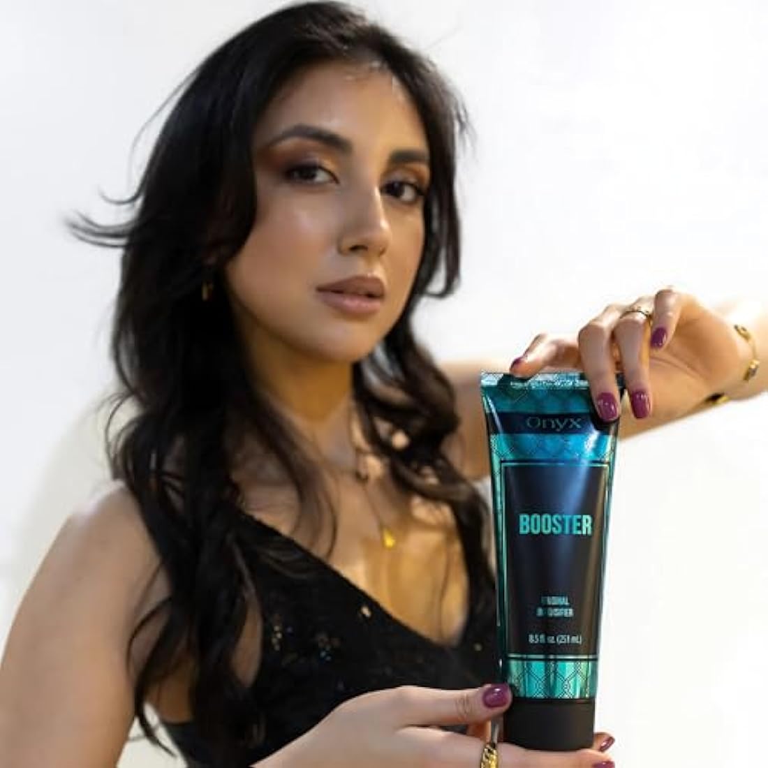 Onyx Booster Tanning Accelerator | Hydrating Sunbed Cream for Rapid Indoor & Outdoor Tanning | Melanin Enhancing Lotion for Smooth, Even Results | Intense Hydration for a Natural, Golden Tan | 251ml