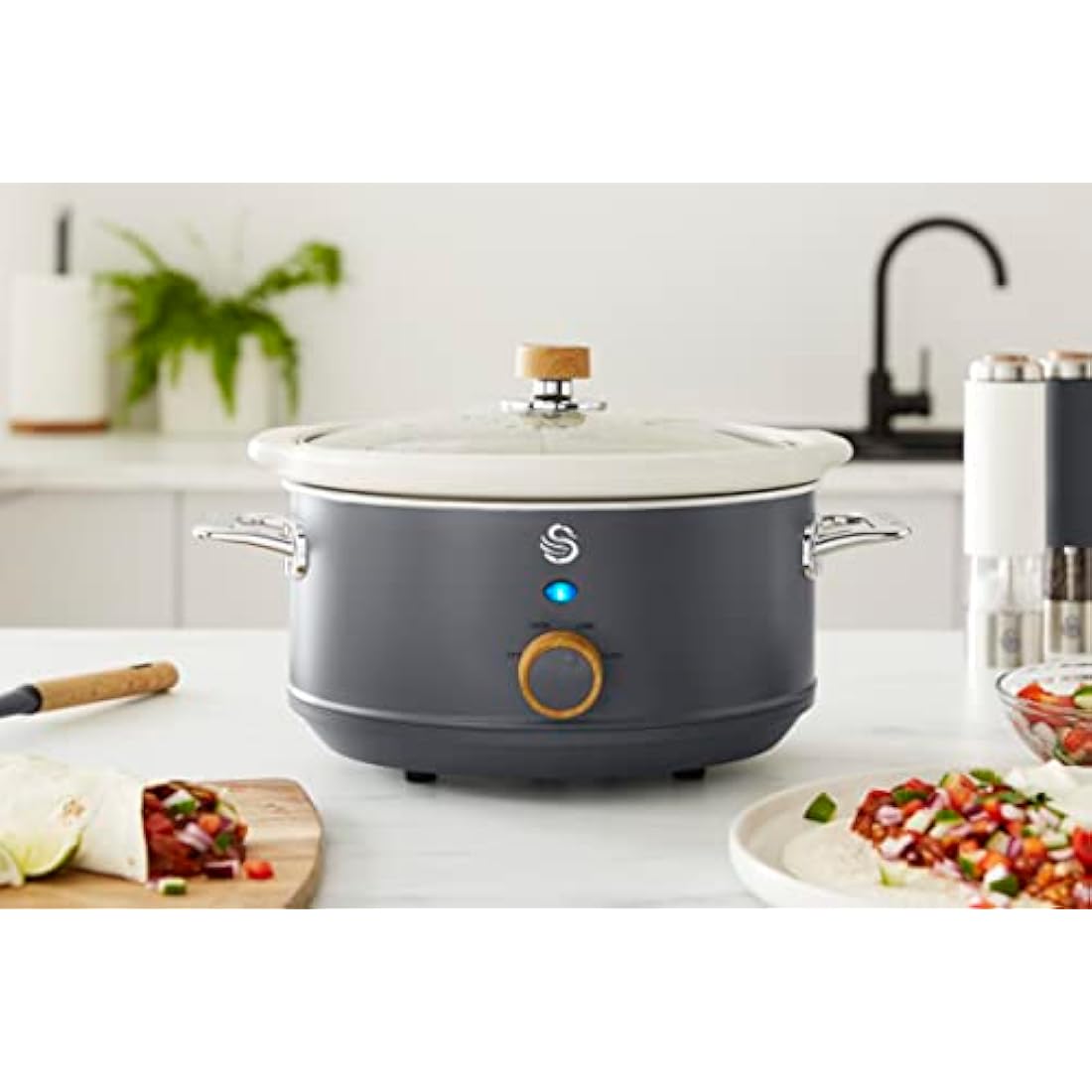 Swan SF17021GRYN Nordic Slow Cooker with 3 Temperature Settings, Keep Warm Function, 3.5L, 200W, Matte Grey