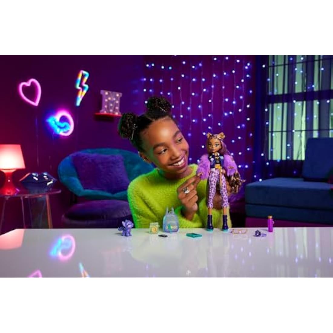 Monster High Clawdeen Wolf Doll with Pet Dog Crescent and Accessories like Backpack, Planner, Snacks and More, HRP65