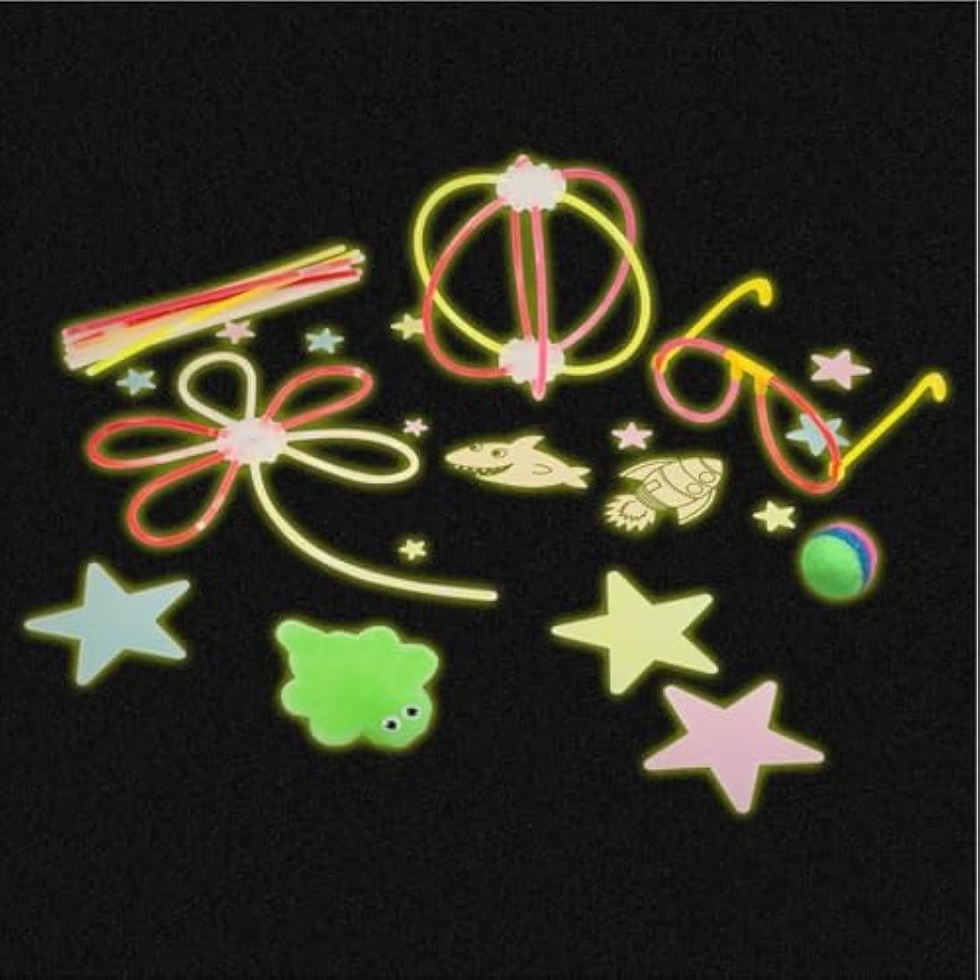 Galt Glow Lab -Explore and Discover Science and Craft Kit for Kids - STEM Learning and Scientific Thinking - Glow in the Dark Science Set with Glow Sticks - Gift for Boys and Girls - Ages 6 Years Plus