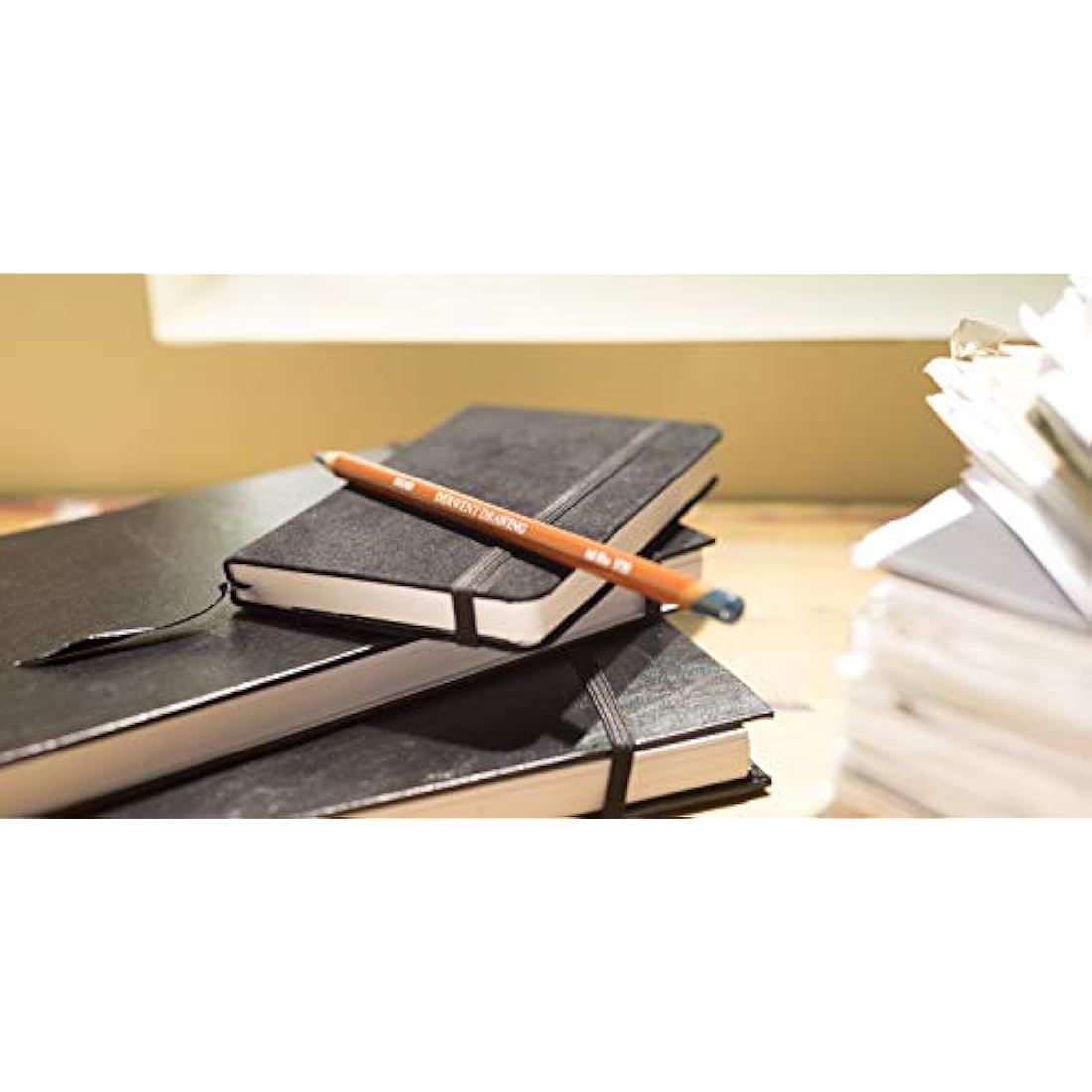 Derwent Drawing Colouring Pencils, Drawing & Writing, Set Of 24, Ideal For Illustrating & Detailing, Professional Quality, 0700672