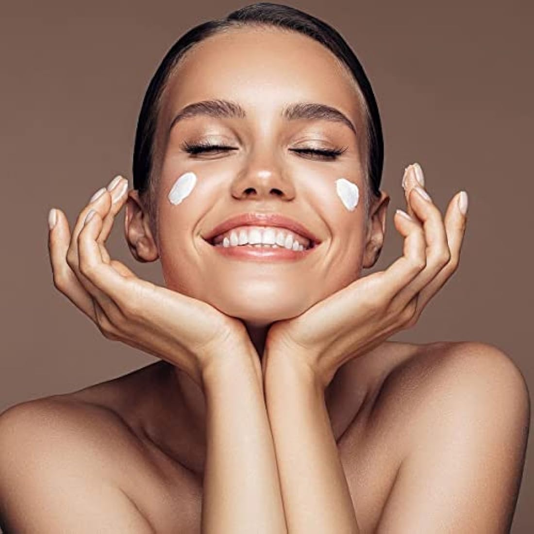 LOVVES 3D Concentrated Hyaluronic Acid Serum, High Natural Cosmetics, Restructuring Deep Action, Anti-Aging, Anti-Wrinkle, Moisturizing, Format 30ml Glass Bottle
