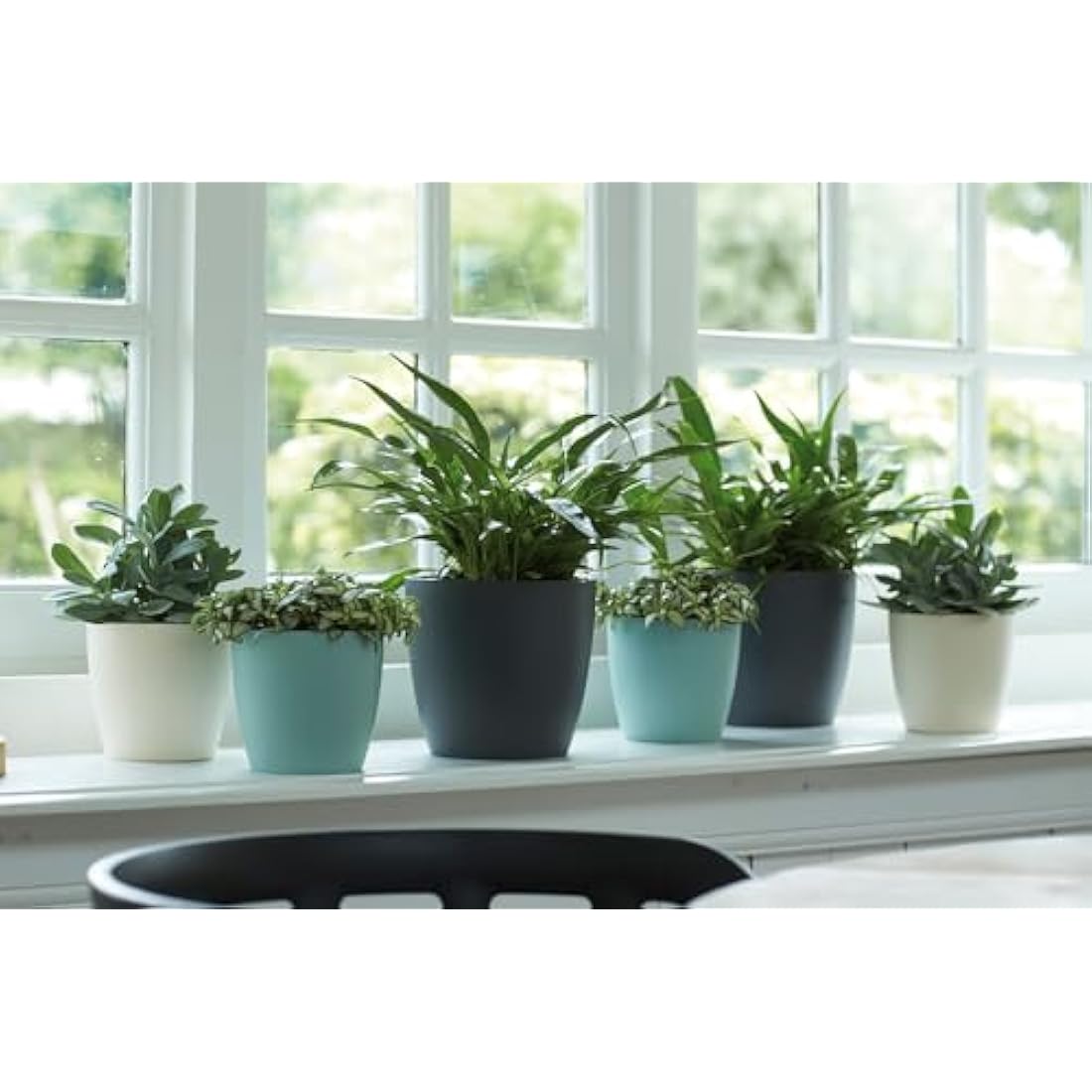elho Brussels Round 22 - Flower Pot for Indoor - 100% Recycled Plastic - Ø 22.3 x H 20.6 cm - White/White