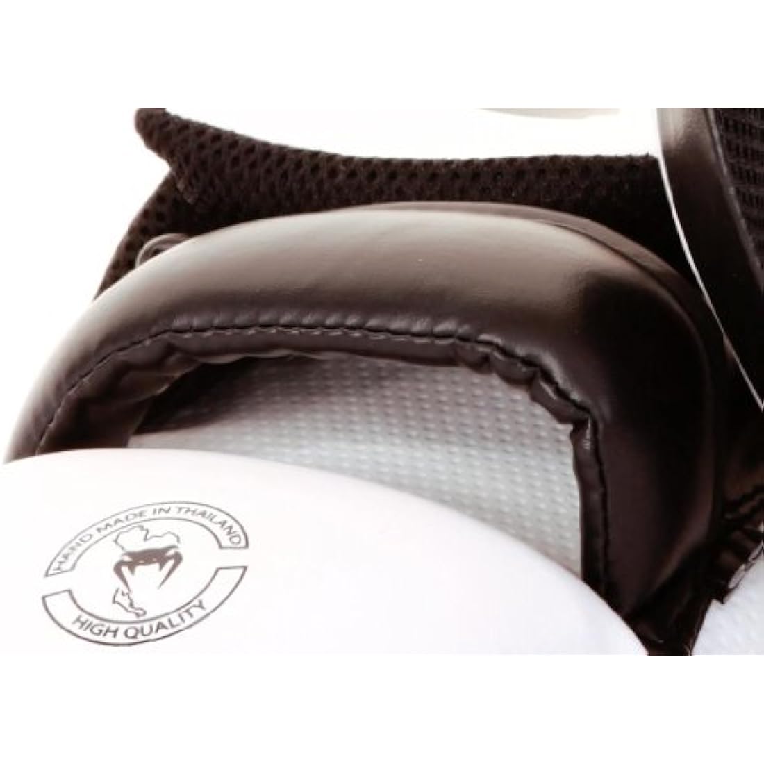 Venum Cellular 2.0 Punch Mitts