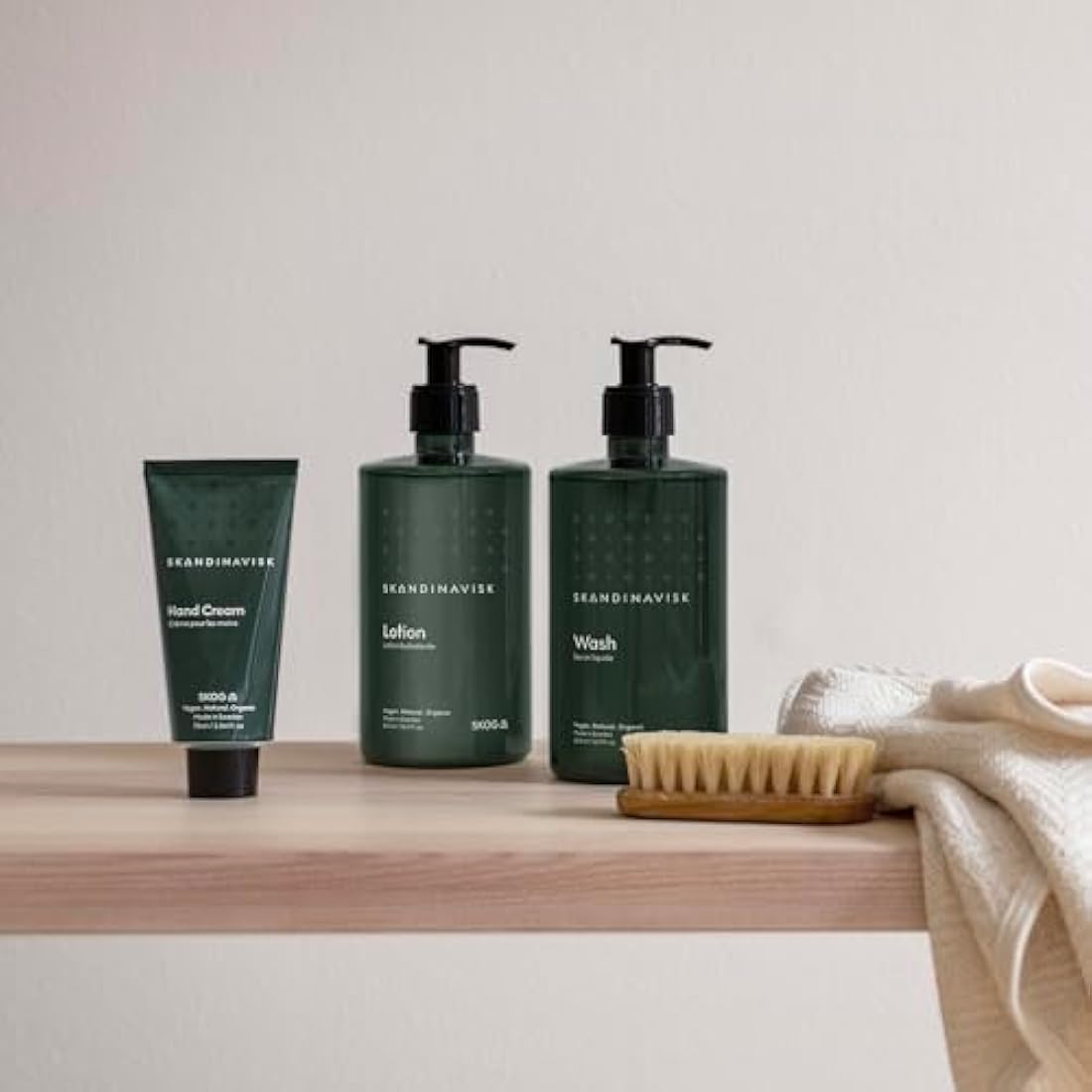 Skandinavisk SKOG ‘Forest’ Hand & body lotion, Scent notes: Pine needles and fir cones, birch sap and woodland lily of the valley, 500 ml