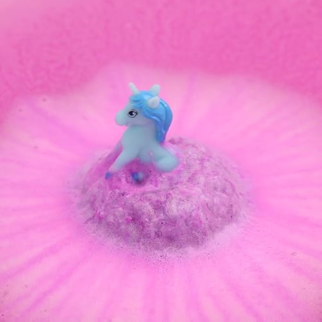 Zimpli Kids - Large Unicorn Surprise Bath Bomb, 6 Surprise Unicorn Toys to Collect in Total, One Per Bath Bomb, Children's Collectable Bath Toy, Stocking Filler Toy, Xmas Present for Boys & Girls