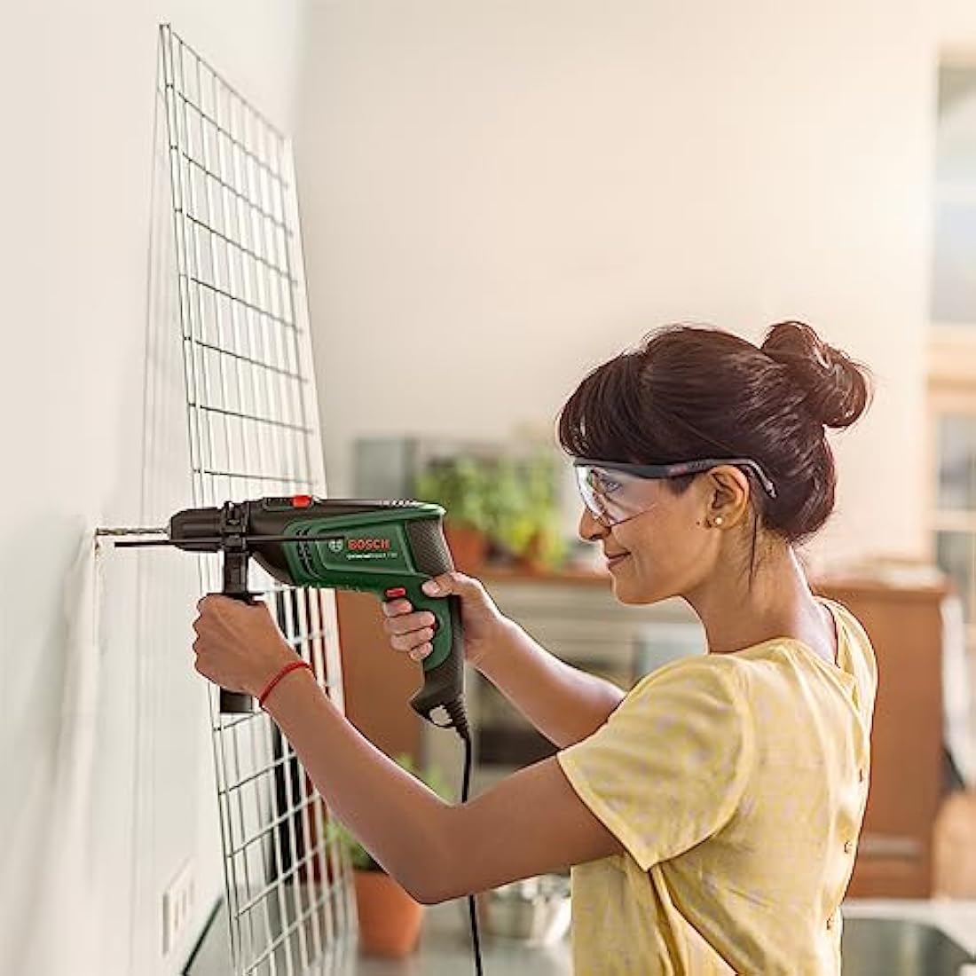 Bosch Home and Garden Electric Hammer Drill UniversalImpact 730 (Precision Drilling in Masonry, Wood and Steel; 730 Watt Motor; in Carrying Case)