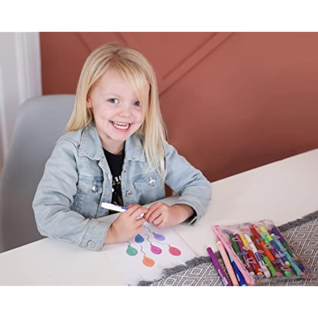 Marvin's Magic - Amazing Magic Pens - Colour Changing Magic Colouring Pens Set - Create 3D Lettering or Write Secret Messages - Magical Art Supplies (30 Markers)