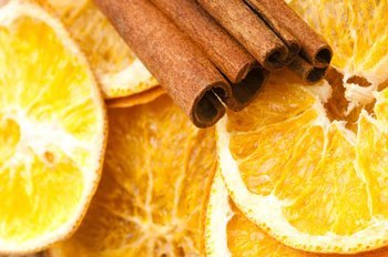 mixed pack 250g dried orange slices** and **8cm cinnamon sticks 250g of each Christmas wreath making