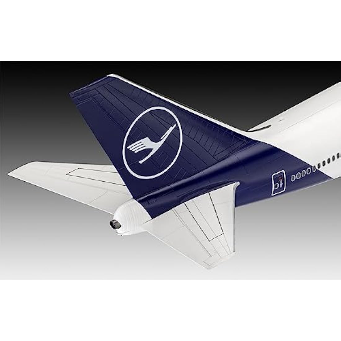 Revell 03891 Boeing 747-8 "Lufthansa New Livery 1:144 Scale Unbuilt/Unpainted Plastic Model Kit