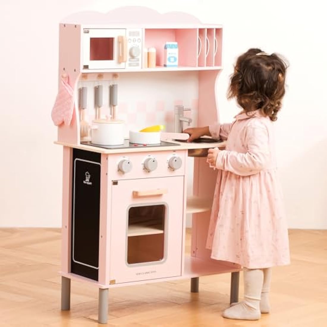 New Classic Toys 11067 Wooden Pretend Toy Kitchen for 3Y+, for Kids Included Accessoires-Comes with Electric Cooking Plate-Makes Sound, Pink