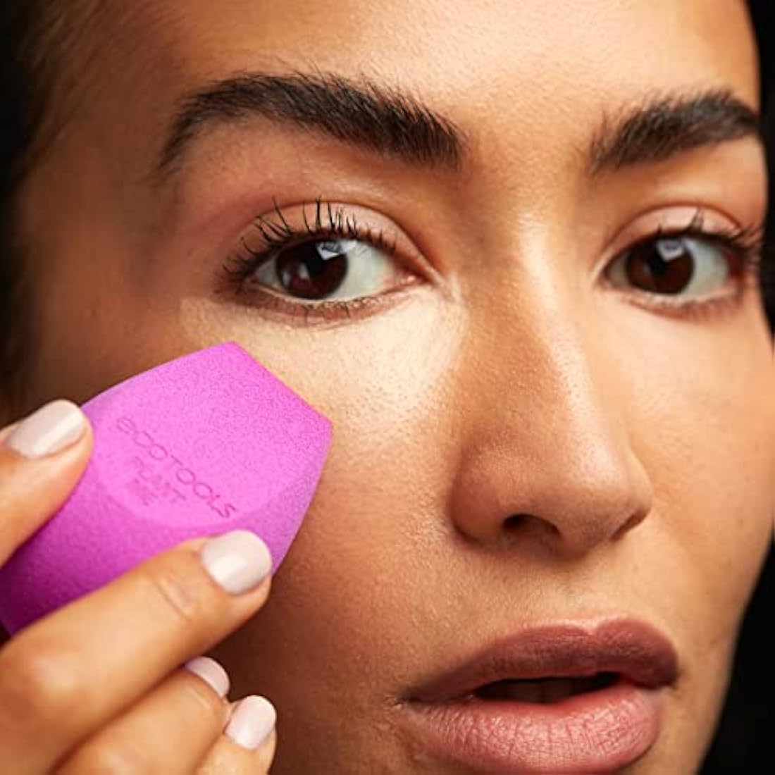 EcoTools Bioblender Makeup Sponge, Compostable Makeup Blending Sponge, Eco-Friendly, For Liquid & Cream Foundation, Base Makeup Coverage, Cruelty Free, Latex Free & Vegan, Purple, 1 Count