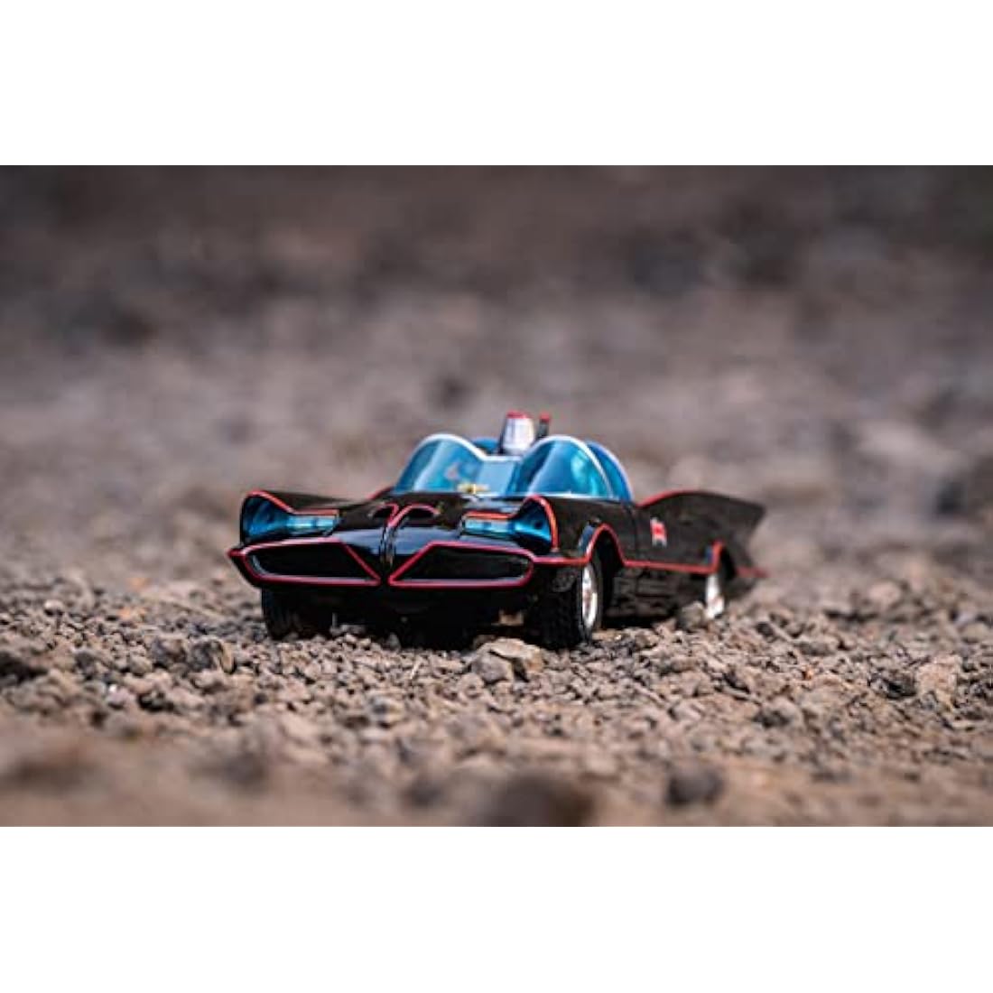 DC Comics 1:24 Classic TV Series Batman Batmobile Die-Cast Car & 2.75" Batman, Robin, Penguin, & The Joker Figures