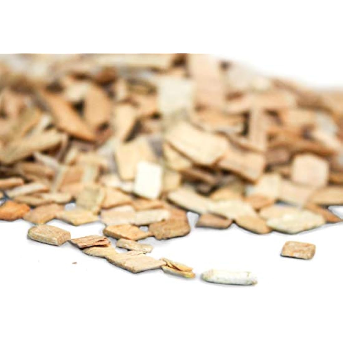 Komodo Coarse Beech Chips Substrate for Reptile Cage Vivarium Habitat Premium Natural Non Toxic Durable Long Lasting Moisture Control Bedding - 12L