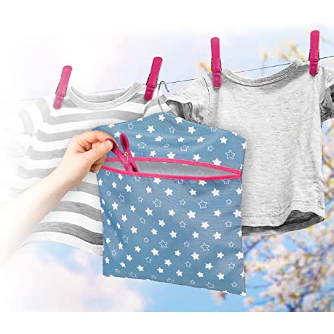 Kleeneze KL081599EU7 Star Print Peg Bag - Hang on Line, Peg Organisation, Easy Hanging Hook for Storage, Holds up to 50 Pegs, Reusable, Indoor/Outdoor Use, Clothes Peg Bag, 33 x 30 cm