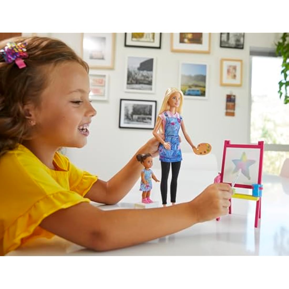 Barbie GJM29 Art Teacher Doll