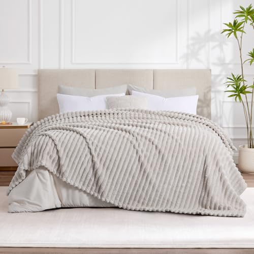 RUIKASI Fleece Throw Blanket for Sofa - Queen Size Fluffy Beige Throws for Sofas Extra Large, Soft Warm Blanket Throw for Couch, Luxury Decorative