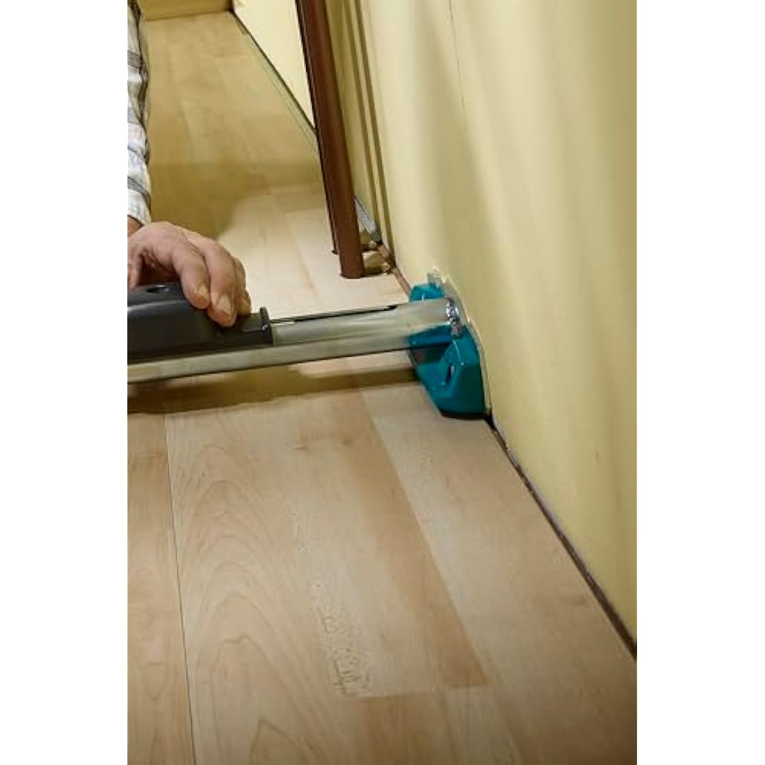 wolfcraft Hammer Pulling Ledge I 6945000 I 3-in-1 Product for Joint-Free Connection of Laminate and parquet