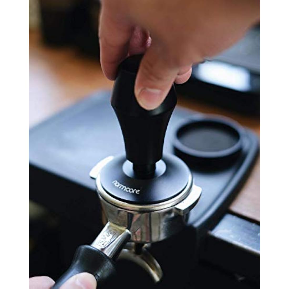 Normcore Coffee Tamper 58.5 mm, Coffee Press, Stylish Espresso Tamp, Barista Tamper Set, Calibrated Contact Pressure, 13.6 kg / 11.3 kg / 5.8 kg Contact Pressure, Aluminium Handle, Matte